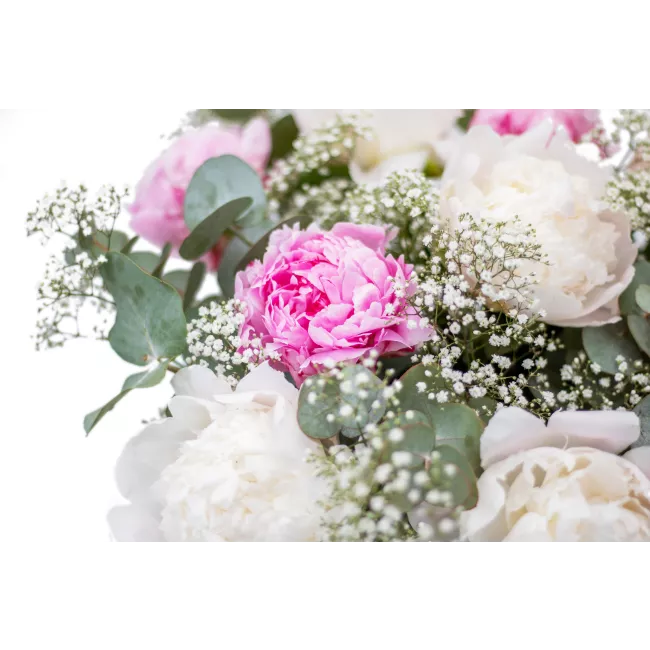 Box with peonies